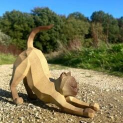 CHAT ETIRE EN RESINE